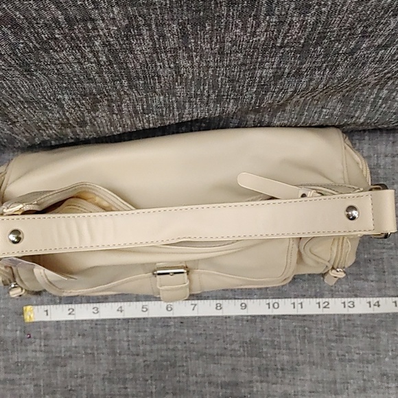 Beige Avon Butler Basics Handbag - Where Style Meets Function - Picture 2 of 8